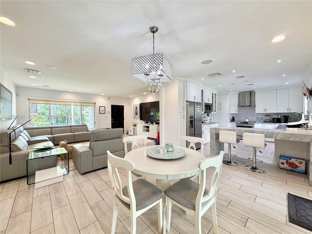823 NE 107th St, Biscayne Park, FL 33161