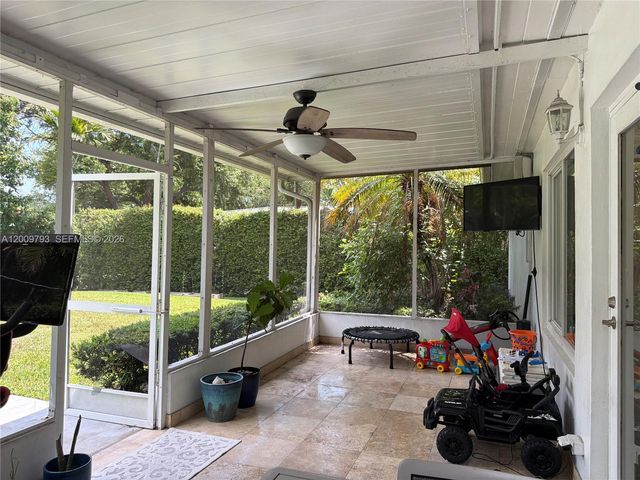 823 NE 107th St, Biscayne Park, FL 33161