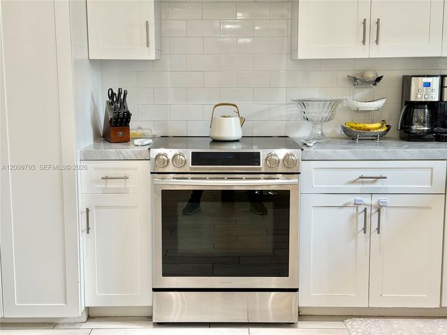 823 NE 107th St, Biscayne Park, FL 33161