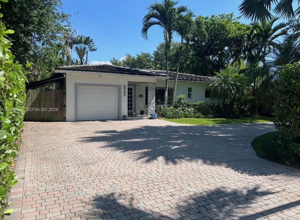 823 NE 107th St, Biscayne Park, FL 33161