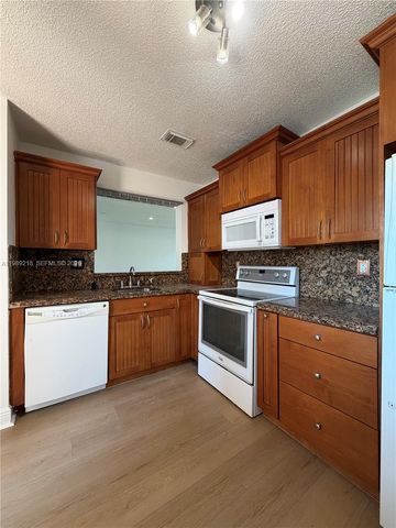 4768 NW 114th Ave 201-4, Doral, FL 33178