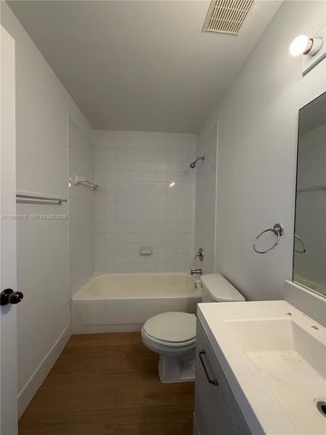 4768 NW 114th Ave 201-4, Doral, FL 33178