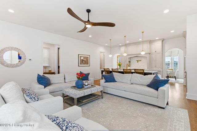 6222 Saint Bernadette Ave, Prospect, KY 40059