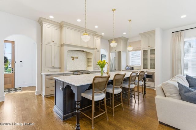 6222 Saint Bernadette Ave, Prospect, KY 40059