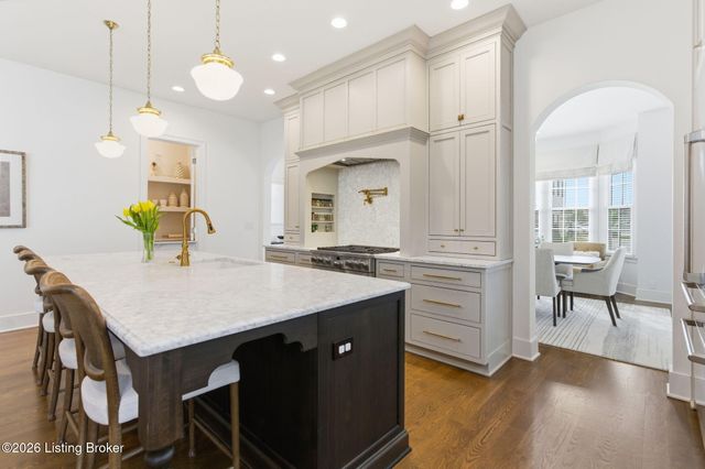 6222 Saint Bernadette Ave, Prospect, KY 40059