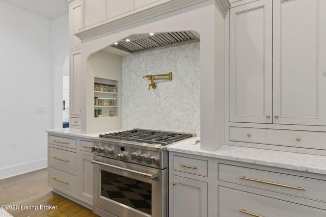 6222 Saint Bernadette Ave, Prospect, KY 40059