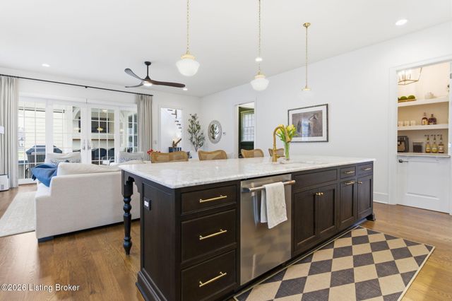 6222 Saint Bernadette Ave, Prospect, KY 40059