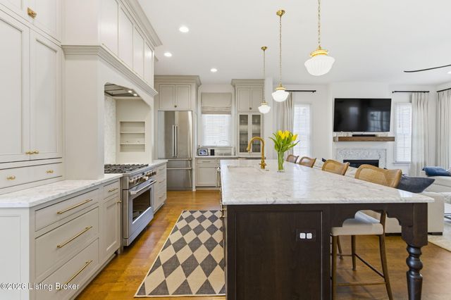 6222 Saint Bernadette Ave, Prospect, KY 40059