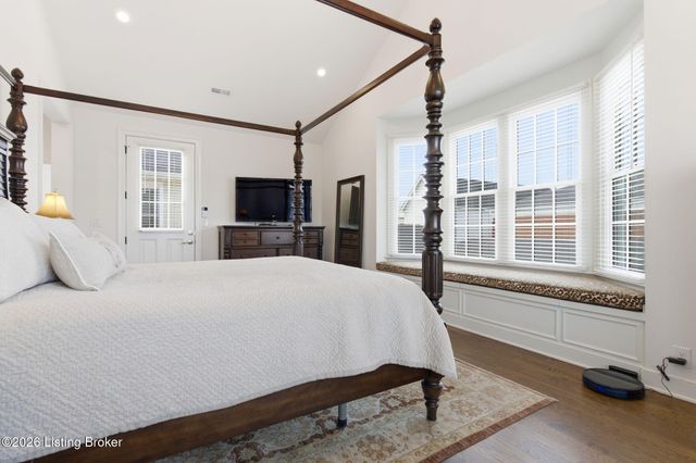 6222 Saint Bernadette Ave, Prospect, KY 40059