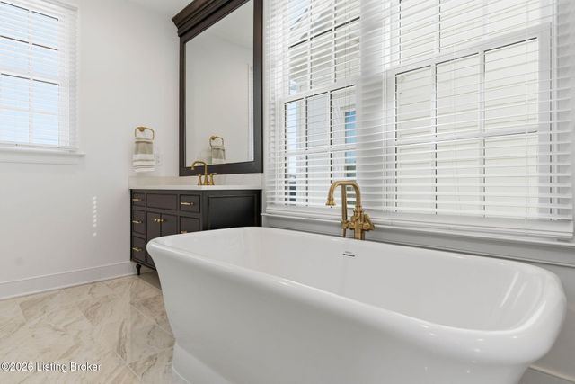 6222 Saint Bernadette Ave, Prospect, KY 40059