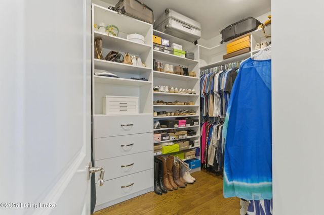 6222 Saint Bernadette Ave, Prospect, KY 40059