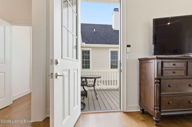 6222 Saint Bernadette Ave, Prospect, KY 40059