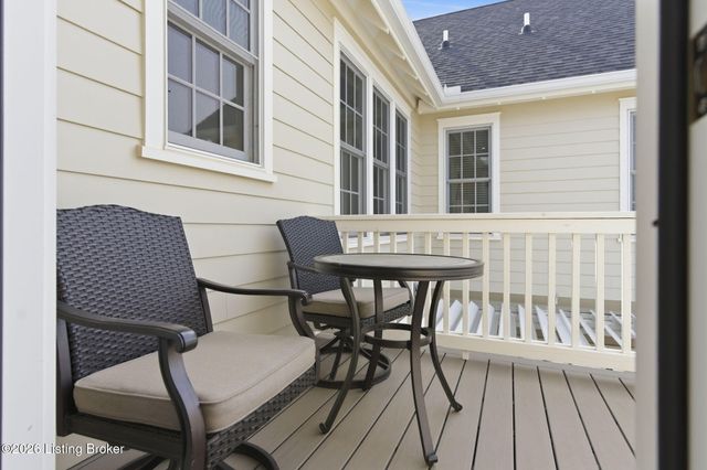 6222 Saint Bernadette Ave, Prospect, KY 40059