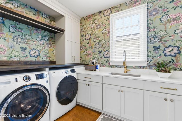 6222 Saint Bernadette Ave, Prospect, KY 40059