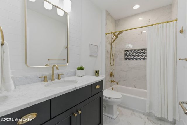 6222 Saint Bernadette Ave, Prospect, KY 40059