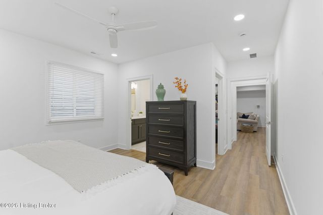 6222 Saint Bernadette Ave, Prospect, KY 40059