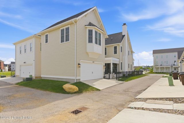 6222 Saint Bernadette Ave, Prospect, KY 40059