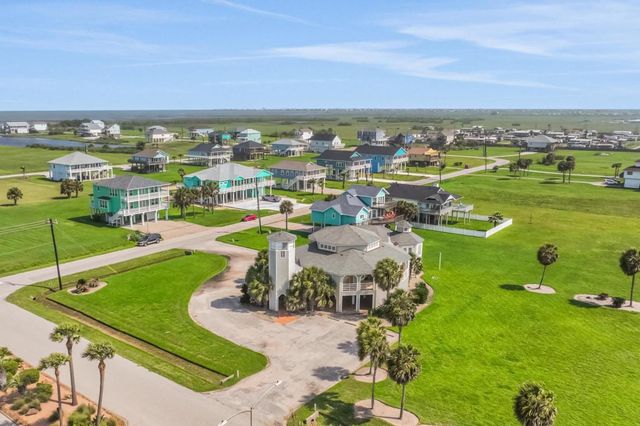 18403 Shaman Drive, Galveston, TX 77554