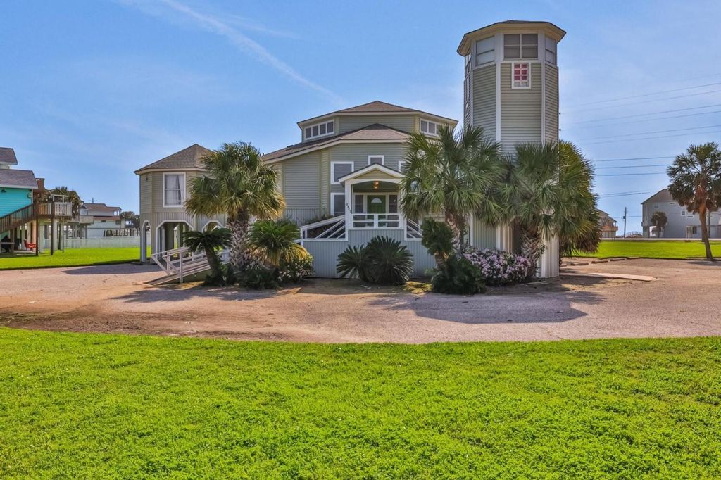 18403 Shaman Drive, Galveston, TX 77554