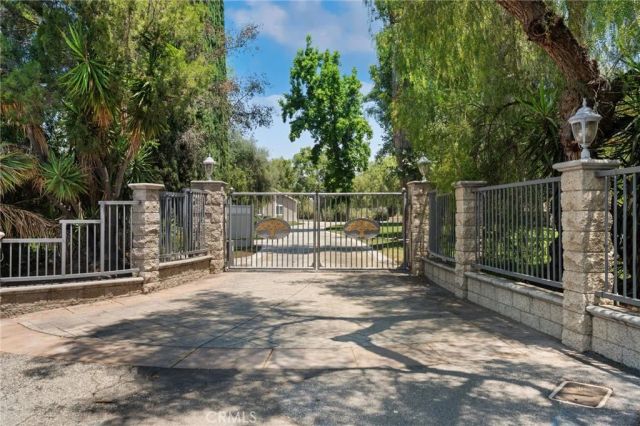 6590 Hawarden Drive, Riverside, CA 92506