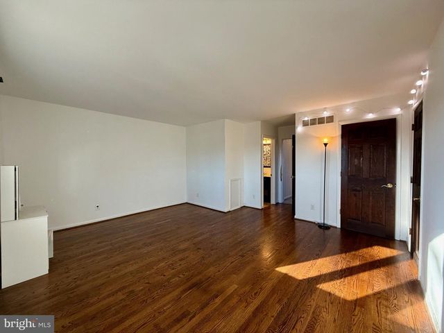 28 SERVAN CT, Wilmington, DE 19805