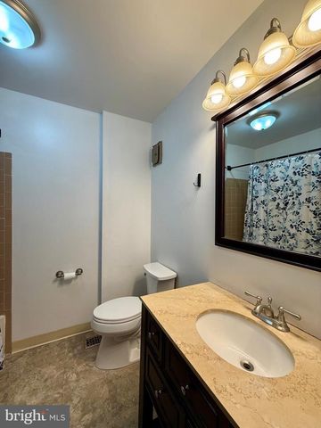 28 SERVAN CT, Wilmington, DE 19805