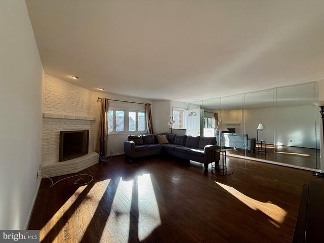 28 SERVAN CT, Wilmington, DE 19805