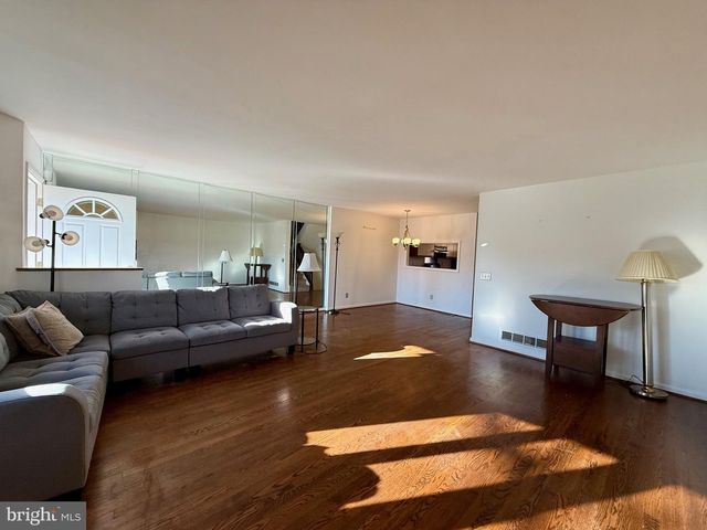 28 SERVAN CT, Wilmington, DE 19805