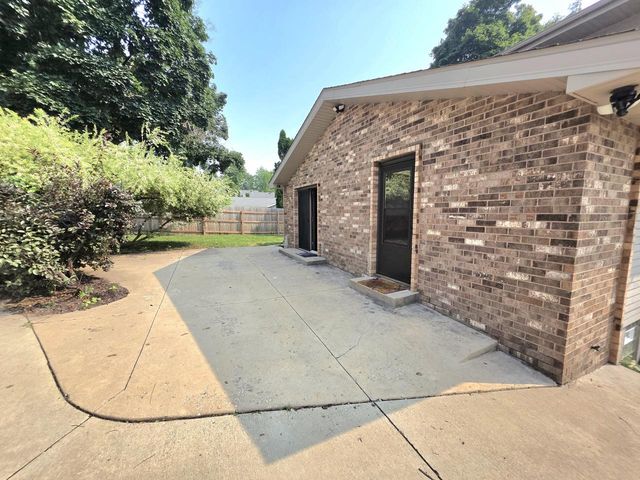 2459 S 92nd STREET, West Allis, WI 53227