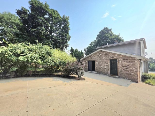 2459 S 92nd STREET, West Allis, WI 53227