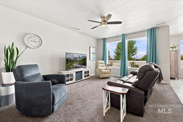 2370 S Knotty Timber Pl, Meridian, ID 83642