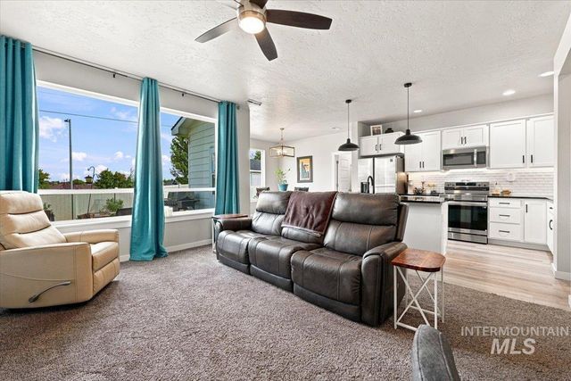 2370 S Knotty Timber Pl, Meridian, ID 83642