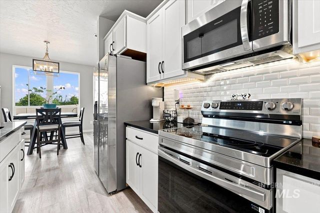 2370 S Knotty Timber Pl, Meridian, ID 83642