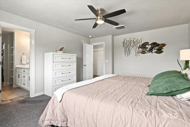 2370 S Knotty Timber Pl, Meridian, ID 83642