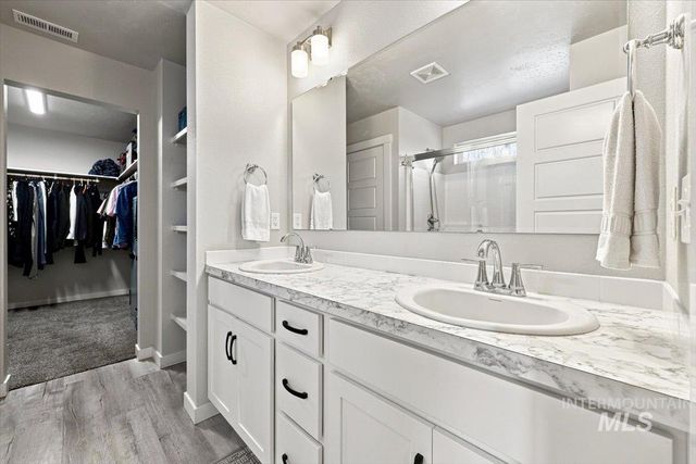 2370 S Knotty Timber Pl, Meridian, ID 83642