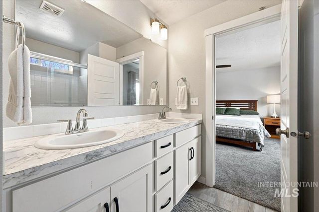 2370 S Knotty Timber Pl, Meridian, ID 83642