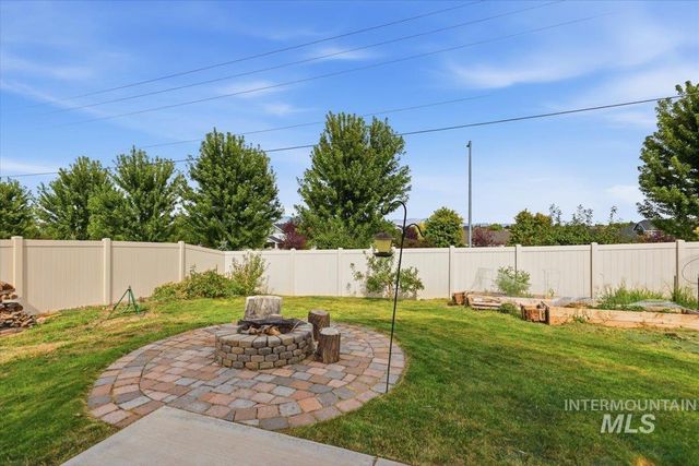 2370 S Knotty Timber Pl, Meridian, ID 83642