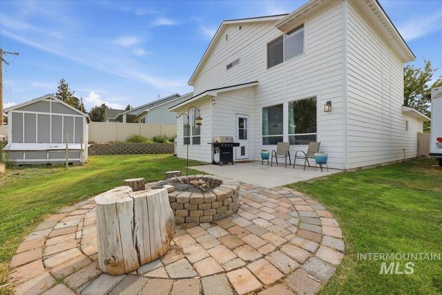 2370 S Knotty Timber Pl, Meridian, ID 83642