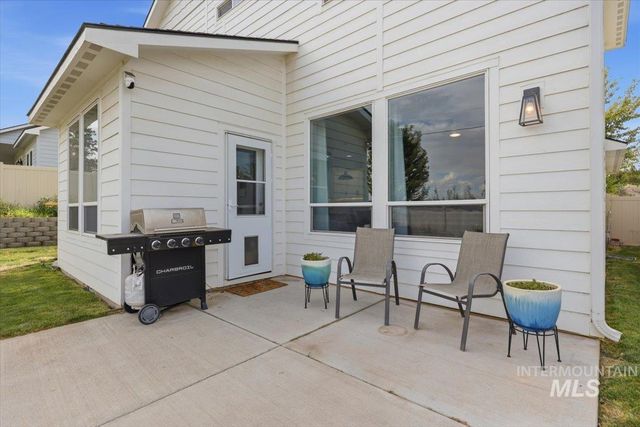 2370 S Knotty Timber Pl, Meridian, ID 83642