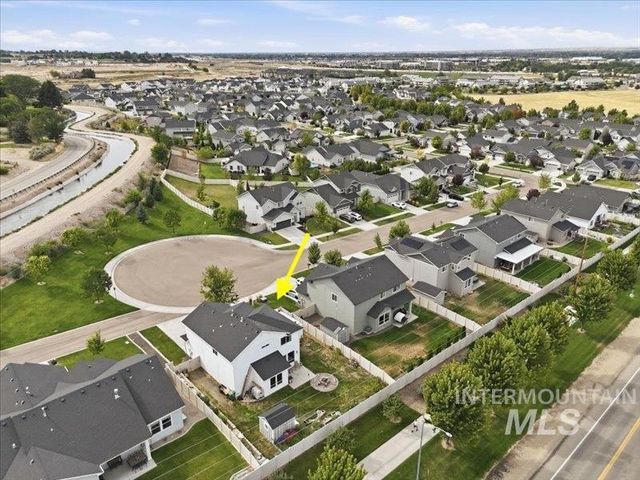2370 S Knotty Timber Pl, Meridian, ID 83642