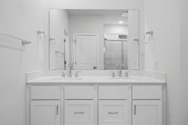 15604 Ellinger DR, Austin, TX 78728