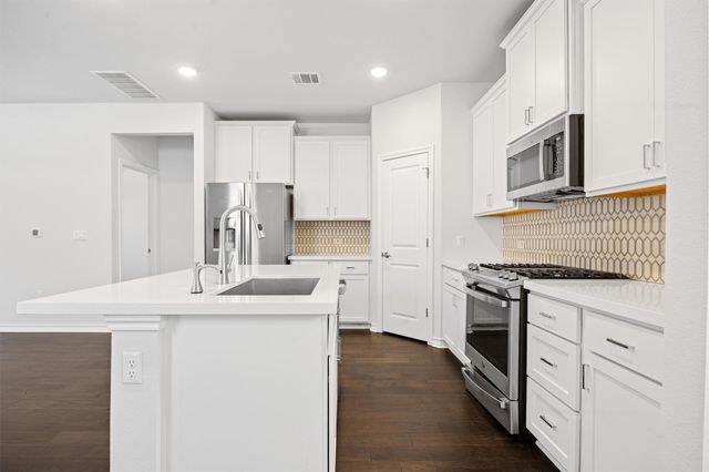 15604 Ellinger DR, Austin, TX 78728