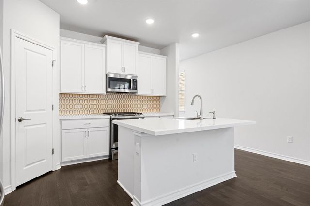 15604 Ellinger DR, Austin, TX 78728