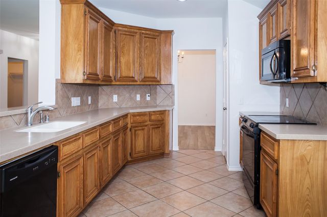 9402 Borden Bluff, Houston, TX 77095