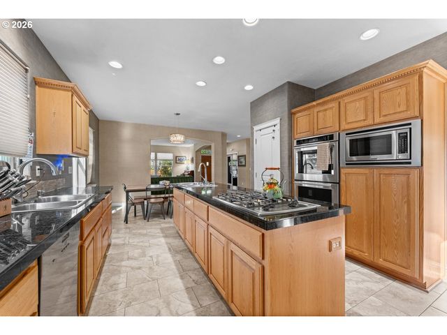 111 Ne PORTO Way, Hillsboro, OR 97124
