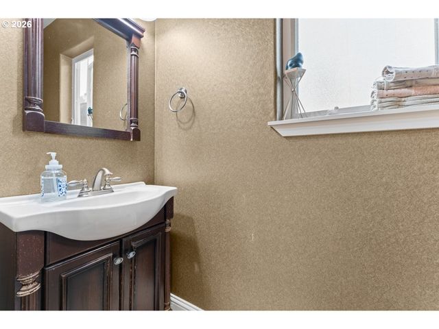 111 Ne PORTO Way, Hillsboro, OR 97124