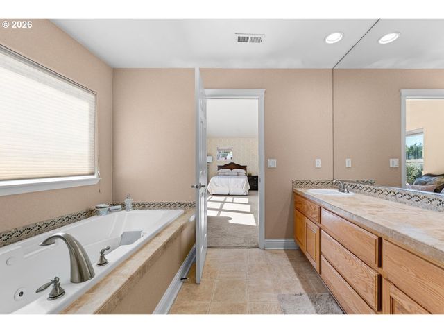 111 Ne PORTO Way, Hillsboro, OR 97124