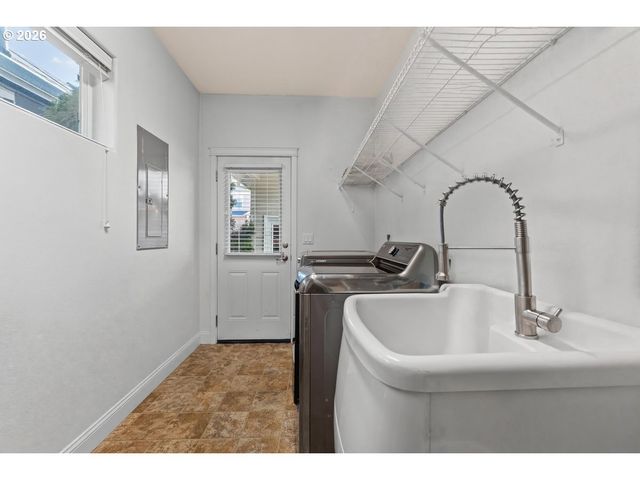 111 Ne PORTO Way, Hillsboro, OR 97124