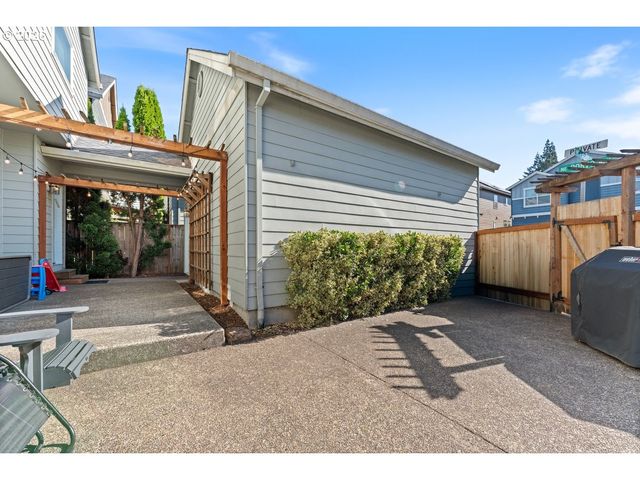 111 Ne PORTO Way, Hillsboro, OR 97124