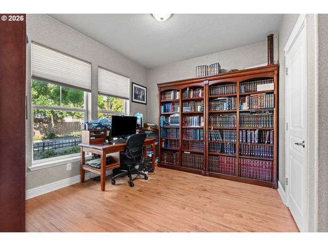 111 Ne PORTO Way, Hillsboro, OR 97124